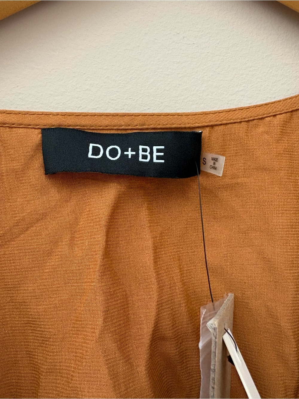 Do+Be Women's V-Neck Blouse S NWTs - Picture 10 of 11
